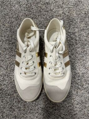 Gola White and Gold Low-Top Sneakers